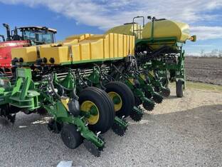 2019 John Deere 1775NT