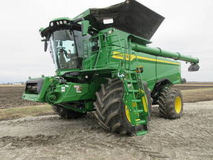 2025 John Deere S7 900