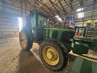 2005 John Deere 7520