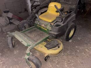 2011 John Deere Z425