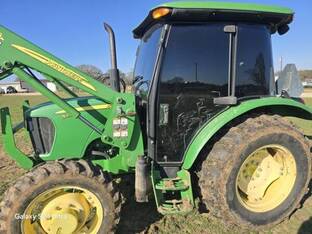 2013 John Deere 5075E