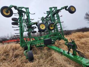 2010 John Deere 2210