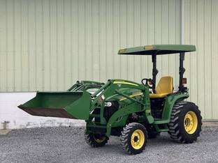 2011 John Deere 3720