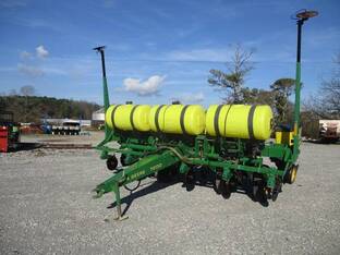 John Deere 7200