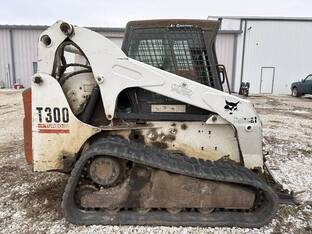 2005 Bobcat T300