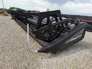 2010 MacDon Industries FD70