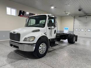 2007 Freightliner BUSINESS CLASS M2 106