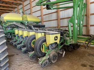 2016 John Deere 1775NT