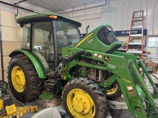2014 John Deere 5065E