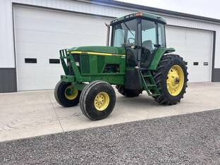 John Deere 7410