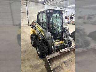 2019 New Holland L220