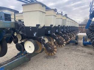 1995 Kinze 2600