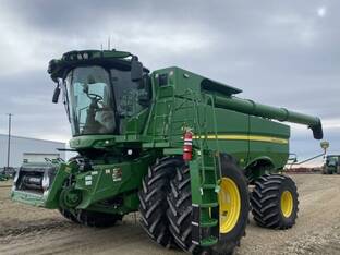 2023 John Deere S790
