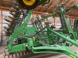 2022 John Deere 2660VT