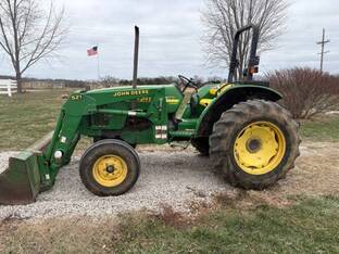 2000 John Deere 5210