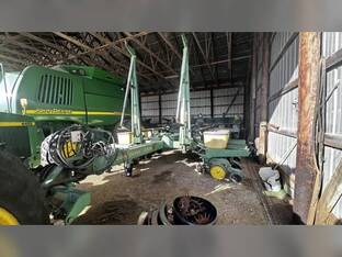 1989 John Deere 7200