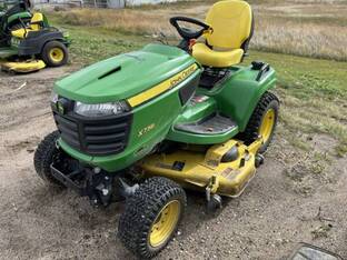 2016 John Deere X738