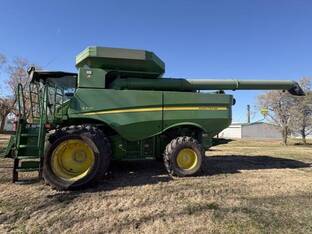 2021 John Deere S770