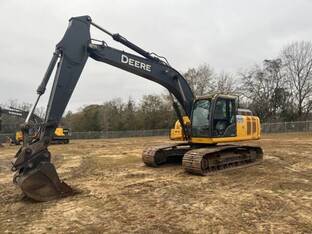 2019 John Deere 210G LC