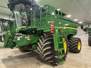 2023 John Deere S790