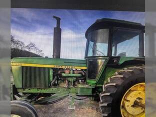 John Deere 4430