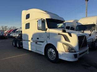2010 Volvo VNL64T780
