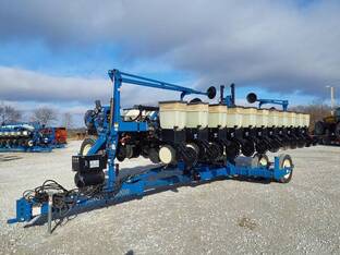 1998 Kinze 2600