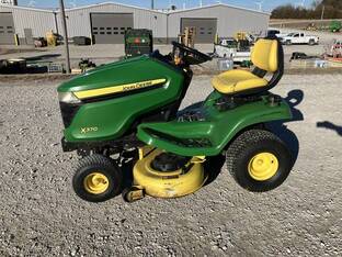 2017 John Deere X370