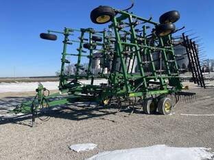 2011 John Deere 2210