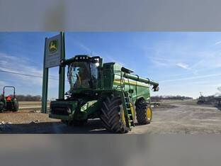 2025 John Deere S7 800