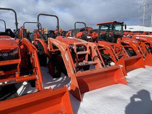 2022 Kubota L3302HST