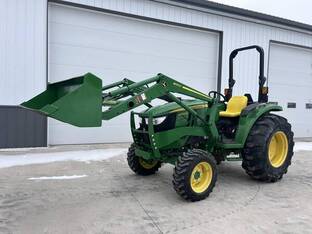 John Deere 4052M