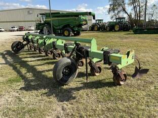 2014 Bigham Brothers 889 8ROW cultivator with busters