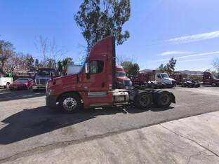 2020 Freightliner CASCADIA 125
