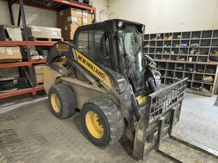 2013 New Holland L225