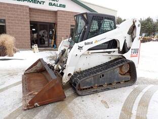 2005 Bobcat T300