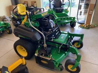 John Deere Q820M