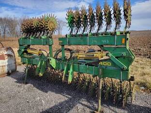 John Deere 400