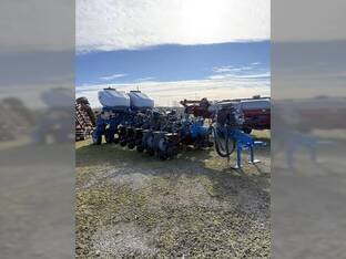 2023 Kinze 4905
