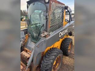 2010 John Deere 318D