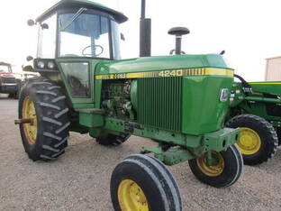 1980 John Deere 4240