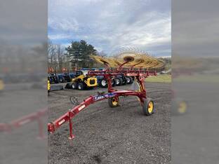 2015 New Holland PC819