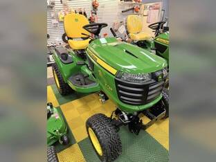 2026 John Deere X738