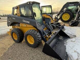 2023 John Deere 332G