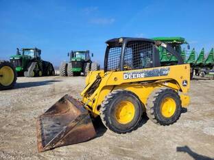2006 John Deere 320