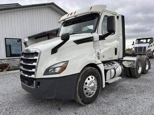 2018 Freightliner CASCADIA 126