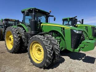2017 John Deere 8370R