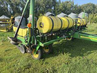 2007 John Deere 1750