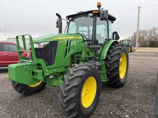 2024 John Deere 6135E