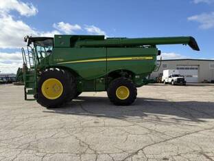 2022 John Deere S780